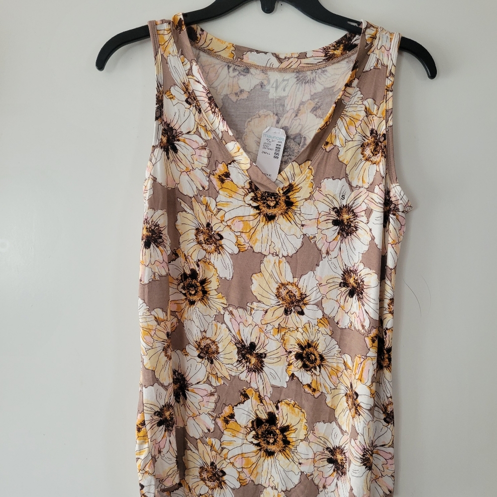 247 by Maurices Spring Sleeveless top sz small.